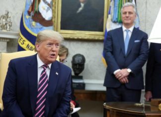 Trump, dispuesto a someterse a un juicio político tanto corto como largo