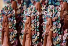 Artesanos de la Virgen de Guadalupe sobreviven entre tradición e innovación