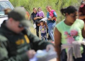 Cámara comercial de Miami repartirá 7.500 juguetes a deportados a Honduras