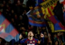 Messi logra un nuevo triplete y arrebata el liderato a Benzema