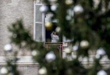 El papa anima al diálogo a la Cumbre de París para pacificar Ucrania