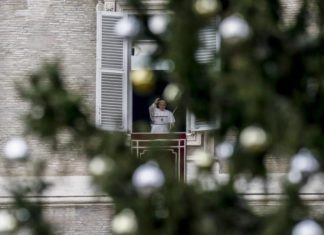 El papa anima al diálogo a la Cumbre de París para pacificar Ucrania