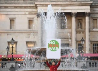 Miles de personas alzan la voz en Londres contra la OTAN y Trump