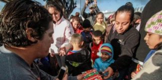 Migrantes afrontan la Navidad con nostalgia y la ilusión del sueño americano