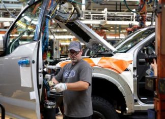 Desempleo en EE.UU. sigue en el 3,5 % en diciembre con 145.000 nuevos puestos