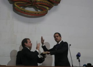 La oposición vuelve a investir a Guaidó como presidente interino de Venezuela