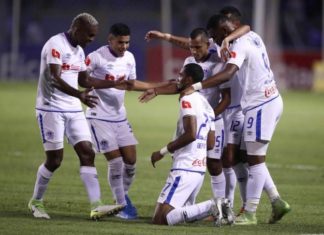 Cinco técnicos hondureños, 3 argentinos y 2 uruguayos en pulso por el título