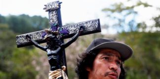 Caravana migrante hondureña avanza rumbo a México por dos puntos fronterizos