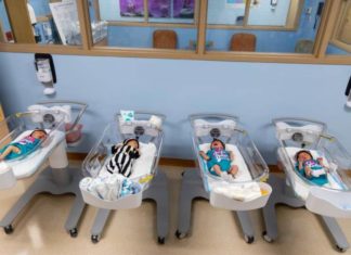 Hasta los recién nacidos son hinchas del Super Bowl en Miami