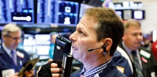 Wall Street abre con un fuerte retroceso por el temor al virus chino