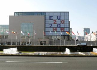 Croacia elige a su presidente, entre una nacionalista y un progresista