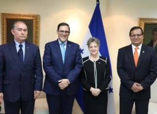 Juran nuevos embajadores de Honduras en Brasil, Chile y Perú