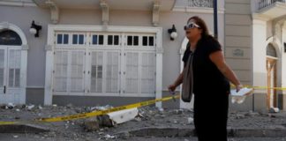 Puertorriqueños reclaman a Trump los fondos aprobados para la isla