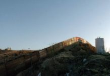 Demócratas piden a Trump parar construcción del muro y centrarse en COVID-19