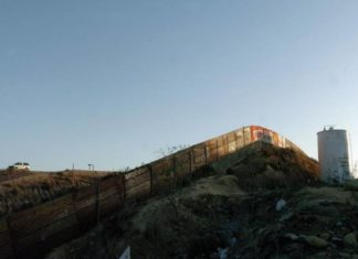 Gobierno Trump presume de haber construido ya 100 millas de muro fronterizo