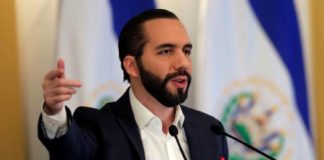 El presidente de El Salvador mantiene la aprobación pese a una baja en la calificación