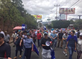 Inusual protestan dominguera en Tegucigalpa en favor de la MACCIH