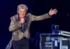 Rod Stewart es acusado de agresión por golpear a guardia en hotel