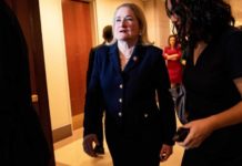 La «comadre» García: mujer, latina y fiscal del «impeachment «a Trump