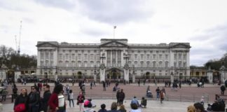 Harán falta «seis meses o más» para que el R.Unido vuelve a la normalidad