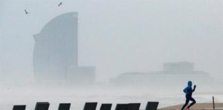 El temporal remite en España tras dejar cuatro muertos y olas de 14 metros