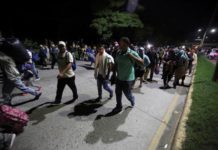 Reina y Cristóbal, pareja hondureña que se va del país «para poder mejorar»