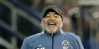 Maradona sonríe por la vuelta de los entrenamientos en Argentina