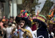 Santos, bailes y colores atraen cientos de personas al Pacífico de Nicaragua