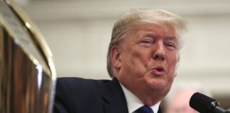 Trump quiere que EE.UU. vuelva a la normalidad el 12 de abril pese a COVID-19