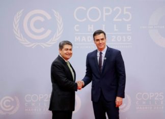 El presidente de Honduras saluda a Pedro Sánchez por investidura como jefe de Gobierno español