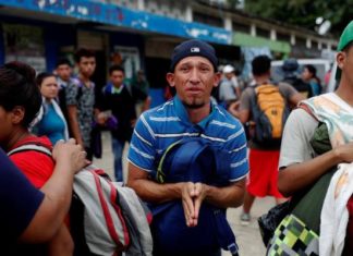 Hondureños en caravana desafían dura ley migratoria de EE.UU.