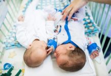 Mujer de Florida da a luz dos pares de gemelos en el mismo año