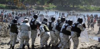 EE.UU. elogia a México y advierte a caravana de migrantes que los deportará