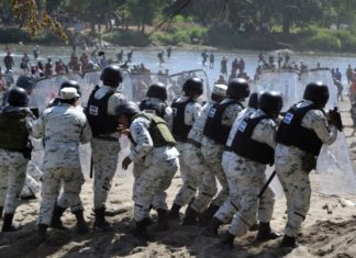 EE.UU. elogia a México y advierte a caravana de migrantes que los deportará