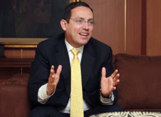 La intervención debe restituir institucionalidad a la ENEE, afirma ex coordinador del gabinete económico