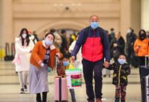 Aumentan a 56 los muertos y a 1.975 los contagiados por coronavirus en China