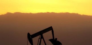 El petróleo de Texas en caída histórica y por debajo de 5 dólares el barril
