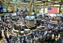 Wall Street abre mixto mientras continúa la preocupación por crisis iraní