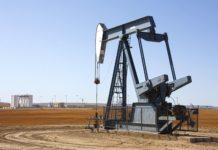 El precio del petróleo sube en torno al 2 % por la tensión en Libia