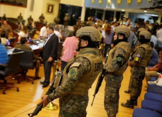 EE.UU. considera «inaceptable» entrada de tropas en Asamblea de El Salvador