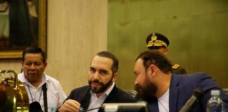 Presidente salvadoreño acusa a los diputados de romper control constitucional