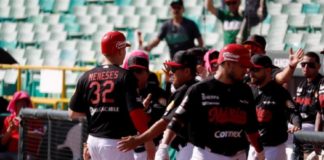 Joey Meneses impulsa 4 carreras y ayuda a México vencer 7-6 a Venezuela