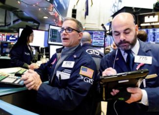 Wall Street cierra en rojo tras el repunte de casos de coronavirus en China