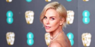 Charlize Theron y Johansson ponen color entre el negro dominante de los BAFTA