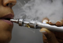 Cigarrillos electrónicos aumentan riesgo de enfermedades pulmonares
