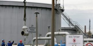 Los países productores de crudo se movilizan para atajar la bajada del precio