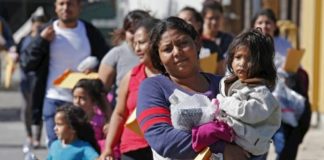 Gobierno de Trump deberá cuidar salud mental de familias migrantes separadas