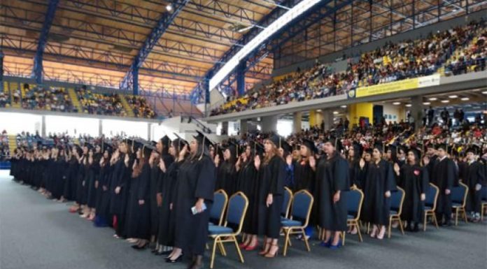Casi mil egresados de la UNAH en primera ceremonia de 2020