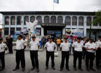 El máximo tribunal de Guatemala suspende la elección de más de 200 jueces