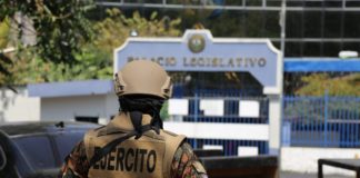 Fuerte dispositivo de seguridad es desplegado en sede de Congreso salvadoreño
